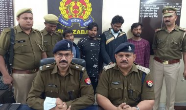 चोरी हुये लाखों के माल सहित पांच चोर गिरफ्तार