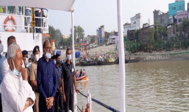 मुख्यमंत्री ने गंगा तट पर बने छठ घाटों का किया निरीक्षण