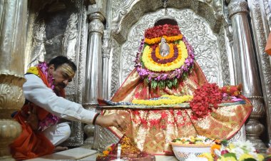 उप मुख्यमंत्री केशव मौर्य ने बाबा विश्वनाथ,अन्नपूर्णा दरबार में लगाई हाजिरी