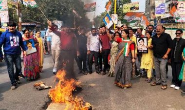 कंगना के बयान पर भड़की कांग्रेस, पुतला फूंक दर्ज कराया विरोध