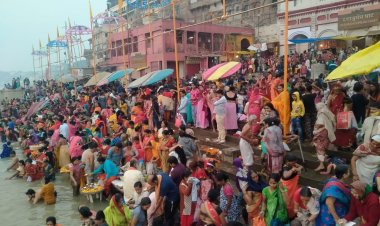 हरि प्रबोधिनी एकादशी पर श्रद्धालुओं ने पवित्र गंगा में लगाई डुबकी,किया दान पुण्य