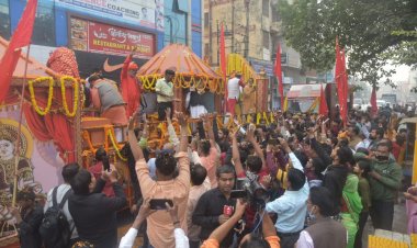 कनाडा से आई देवी अन्नपूर्णा की मूर्ति काशी पहुंची, नगर भ्रमण में भव्य स्वागत