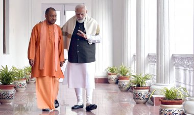 प्रधानमंत्री मोदी के साथ अपनी तस्वीर मुख्यमंत्री ने कविता के साथ किया शेयर