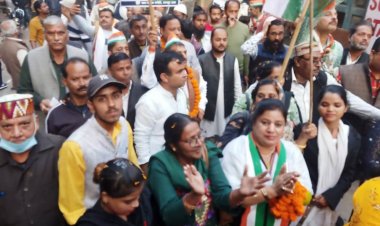 कांग्रेस ने महंगाई हटाओ पदयात्रा निकालकर भाजपा सरकार की गिनाई नाकामी