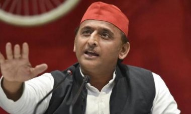 यूपी में चल रहा शैक्षिक भ्रष्टाचार, किसान व नौजवान परेशान : अखिलेश यादव