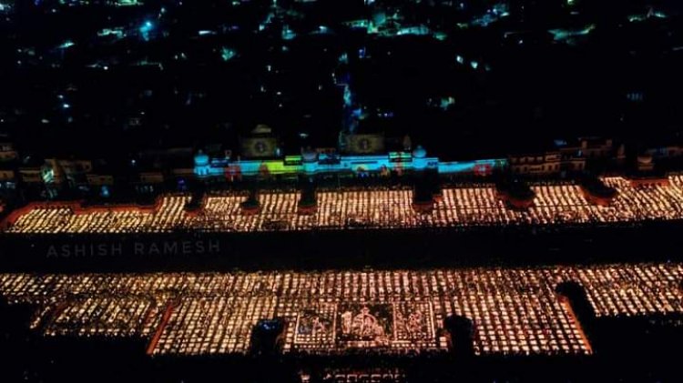 अयोध्या के मंदिरों में मनाई गई दीवाली, घी के जले दीये