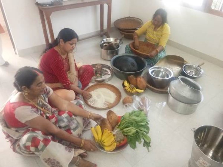 छठ व्रत के दूसरे दिन व्रती महिलाओं ने किया 'खरना' महाव्रत शुरू