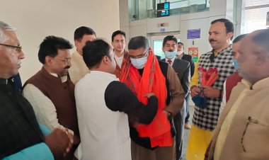 प्रधानमंत्री मोदी के कार्यक्रम की तैयारियों का जायजा लेने वाराणसी पहुंचे धर्मेन्द्र प्रधान