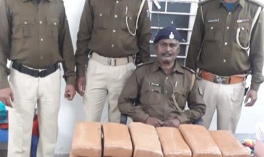 ट्रेन के एसी कोच में बैटरी बॉक्स में छुपाकर रखा गया 24 पैकेट गांजा बरामद