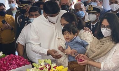 सीडीएस रावत और उनकी पत्नी मधुलिका को देश-दुनिया ने दी अंतिम विदाई