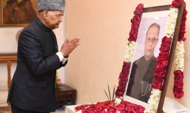 राष्ट्रपति-उपराष्ट्रपति ने प्रणब मुखर्जी को जयंती पर किया नमन