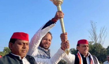 अखिलेश यादव का प्रधानमंत्री पर तंज, योगी सरकार को बताया अनुपयोगी सरकार