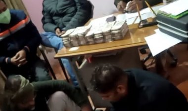 ट्रेन में व्यापारी के बैग से लाखों की नकदी बरामद