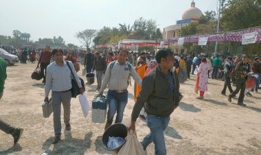 ईवीएम मशीनों के साथ पोलिंग पार्टियां हुई रवाना