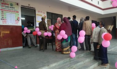 UP में पांचवें चरण का मतदान खत्म, 693 उम्मीदवारों के भाग्य ईवीएम में बंद
