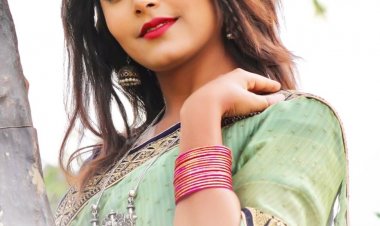 माही श्रीवास्तव का वर्ल्डवाइड रिकार्ड्स के साथ कॉन्ट्रैक्ट