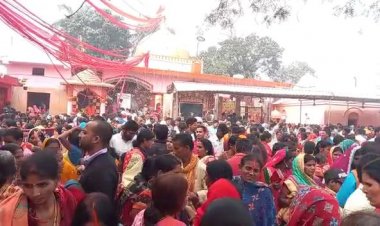 महाशिवरात्रि पर अरेराज सोमेश्वर महादेव को जलाभिषेक करने उमड़ी श्रद्धालुओं की भीड़