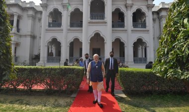 प्रधानमंत्री मोदी ने वाराणसी में प्रबुद्धजनों से चर्चा की