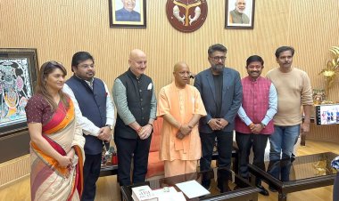 'द कश्मीर फाइल्स' की टीम ने राज्यपाल पटेल और मुख्यमंत्री योगी से की मुलाकात