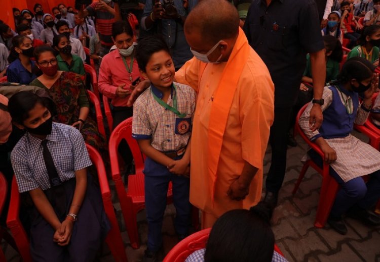 12-14 आयु वर्ग के बच्चों का कोविड टीकाकरण शुरू, मुख्यमंत्री ने बढ़ाया बच्चों का उत्साह