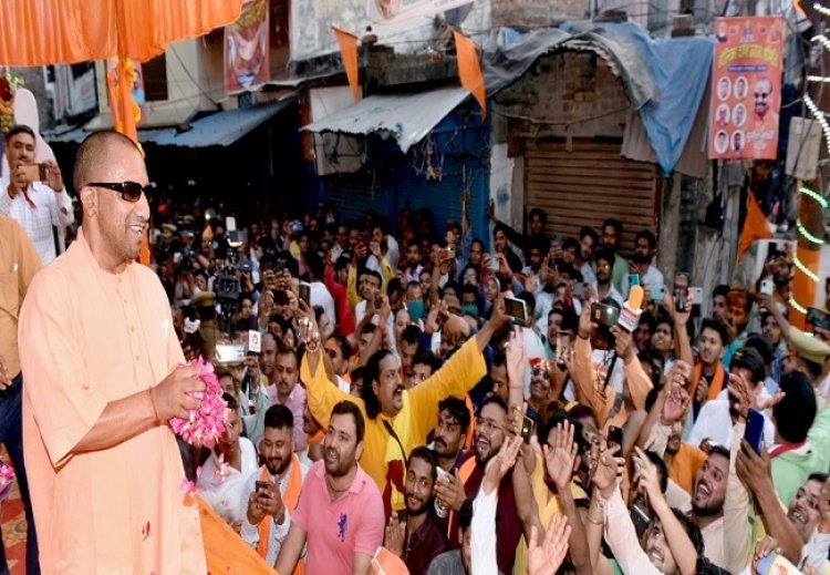 मुख्यमंत्री योगी ने प्रदेशवासियों को होली की हार्दिक बधाई एवं शुभकामनाएं दीं