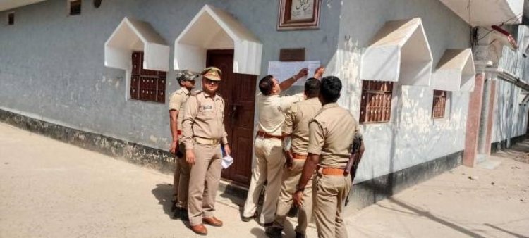 मुख्तार अंसारी की पत्नी और साले के आवास पर पुलिस ने चस्पा किया नोटिस