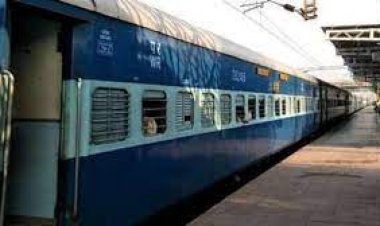 प्रयागराज मंडल में 2021-22 में 9.35 लाख यात्रियों से 60.38 करोड़ वसूली