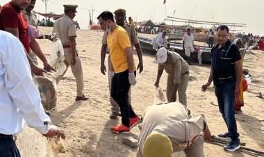 प्रयागराज में गंगा दशहरा पर स्नान करने उमड़ी भीड़