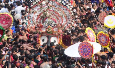 पुरी में भगवान जगन्नाथ की रथयात्रा धूमधाम से शुरू