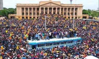 श्रीलंका: राष्ट्रपति घर छोड़कर भागे, प्रधानमंत्री ने दिया इस्तीफा