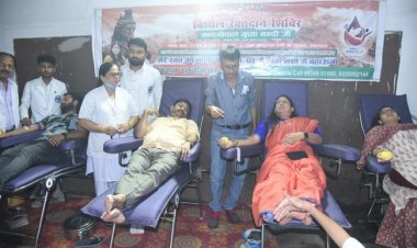 पुनर्प्राप्त जन्मदिवस पर मंत्री नन्दी और महापौर ने सपरिवार किया रक्तदान