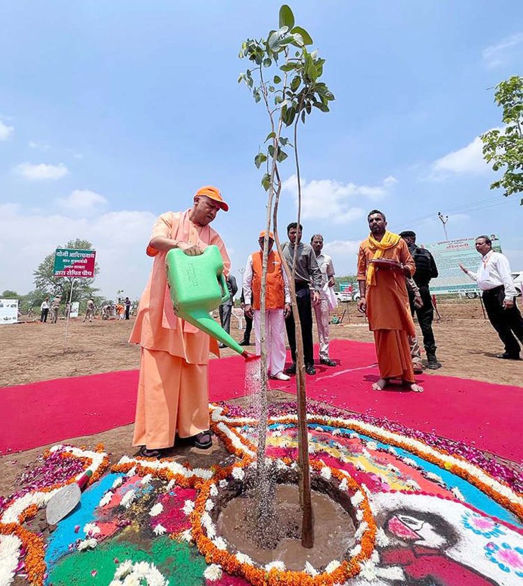 वनों के सरंक्षण से दूर होगा वैश्विक ग्लोबल वार्मिग का संकट : योगी आदित्यनाथ