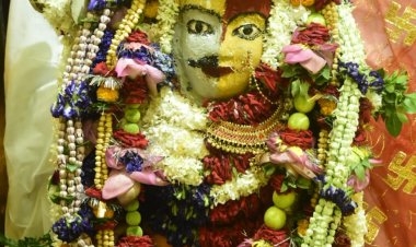 नागपंचमी पर काशी विश्वनाथ दरबार में उमड़ा श्रद्धालुओं का सैलाब, बम-बम के जयकारे से गूंजी काशी