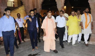 मुख्यमंत्री योगी आदित्यनाथ ने कालभैरव और बाबा विश्वनाथ के दरबार में हाजिरी लगाई