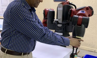 ट्रिपल आईटी में रोबोट विकसित, एक सामान दूसरी जगह ले जाने में सक्षम