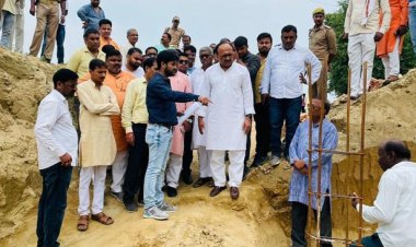 सिद्धार्थ नाथ सिंह ने निर्माणाधीन गोबर गैस प्लांट और मिनी स्टेडियम का किया निरीक्षण