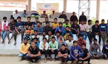 नैनी कारागार में बंदियों के साथ मनाया दीपावली का पर्व