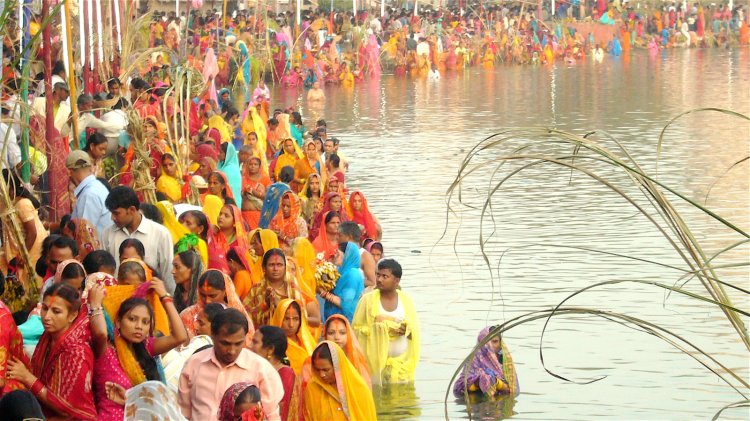 छठ पर अर्घ्य देने के लिए सूर्यास्त और सूर्योदय का यह है समय