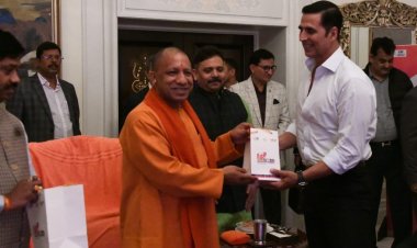 मुख्यमंत्री योगी से फ़िल्म अभिनेता अक्षय कुमार ने की भेंट, फ़िल्म सिटी पर की चर्चा