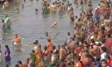 माघ मेले में मकर संक्रांति का स्नान शुरु, संगम पर लगने लगी पूण्य की डुबकी