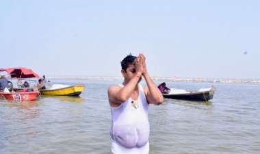 मंत्री नन्दी ने संगम में लगाई डुबकी