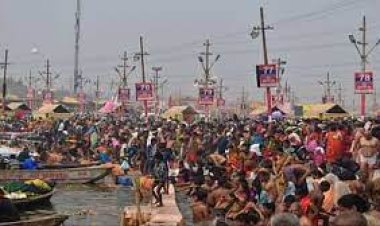 प्रयागराज में मौनी अमावस्या पर उमड़े श्रद्धालु, संगम में लगा रहे पुण्य की डुबकी