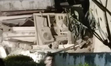 भूकंप के झटके के असर से लखनऊ में पुरानी बिल्डिंग गिरी, कई दबे