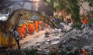लखनऊ में इमारत गिरी, मलबे से 12 घंटे में 13 लोगों को जिंदा निकाला गया