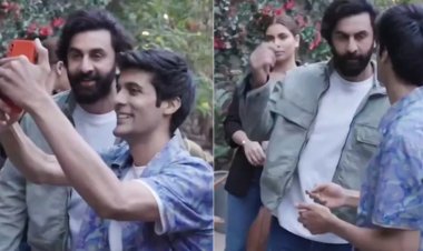 सेल्फी उतरवाने आए फैन का मोबाइल आखिर रणबीर कपूर ने क्यों फेंका?