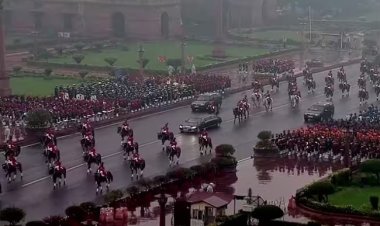 बीटिंग द रिट्रीट में तीनों सेनाओं की भारतीय शास्त्रीय धुनों से गूंज उठा विजय चौक
