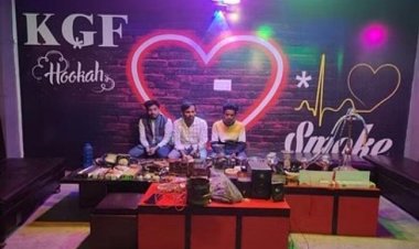 पुलिस चौकी के पास पकड़ा गया हुक्काबार, चार गिरफ्तार