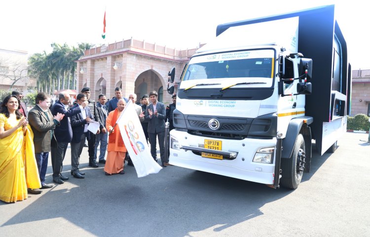 CM Yogi flagged off the van of G-20