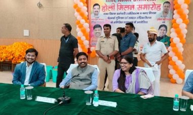 मंत्री नन्दी ने अबीर-गुलाल लगाकर दी होली की शुभकामनाएं