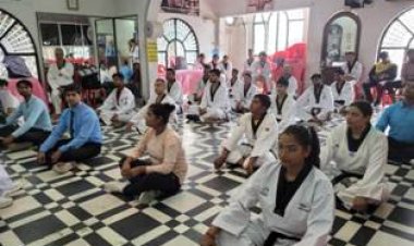 विभिन्न राज्यों से आये ताइक्वांडो खिलाड़ियों ने दी ब्लैक बेल्ट परीक्षा